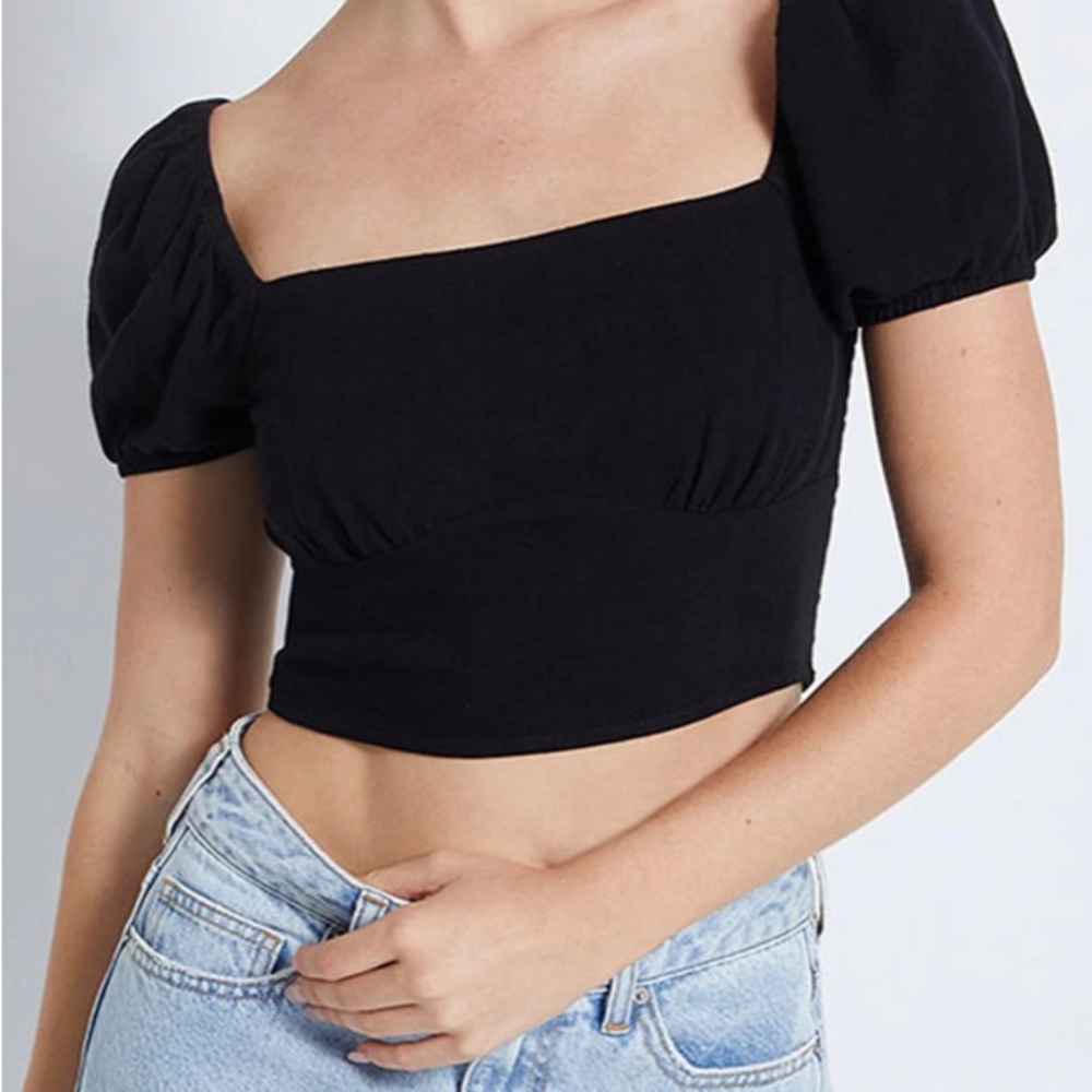 BLACK CROPPED TOP puff sleeve